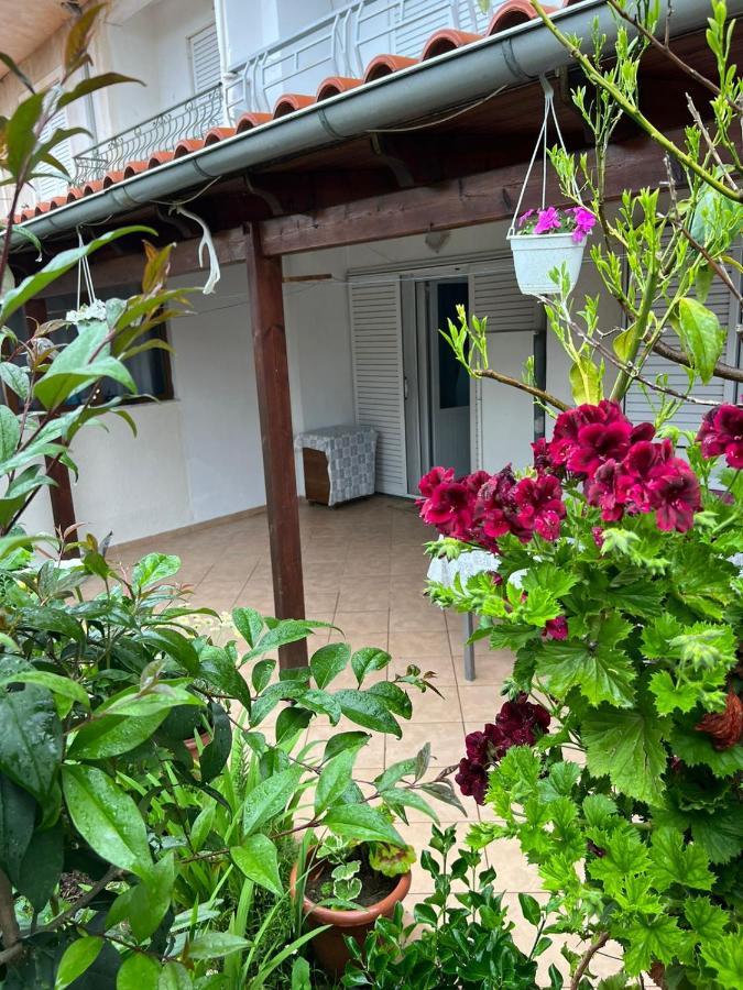 Goni Guest House Sarandë Exterior foto